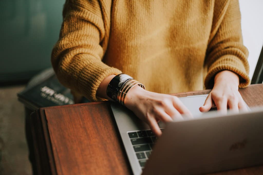 Jaką platformę e-commerce do osiągnięcia szybkiej widoczności w Google i ChatGPT wybrać? Wybierz technologię High Performance Websites stworzoną przez The Story.