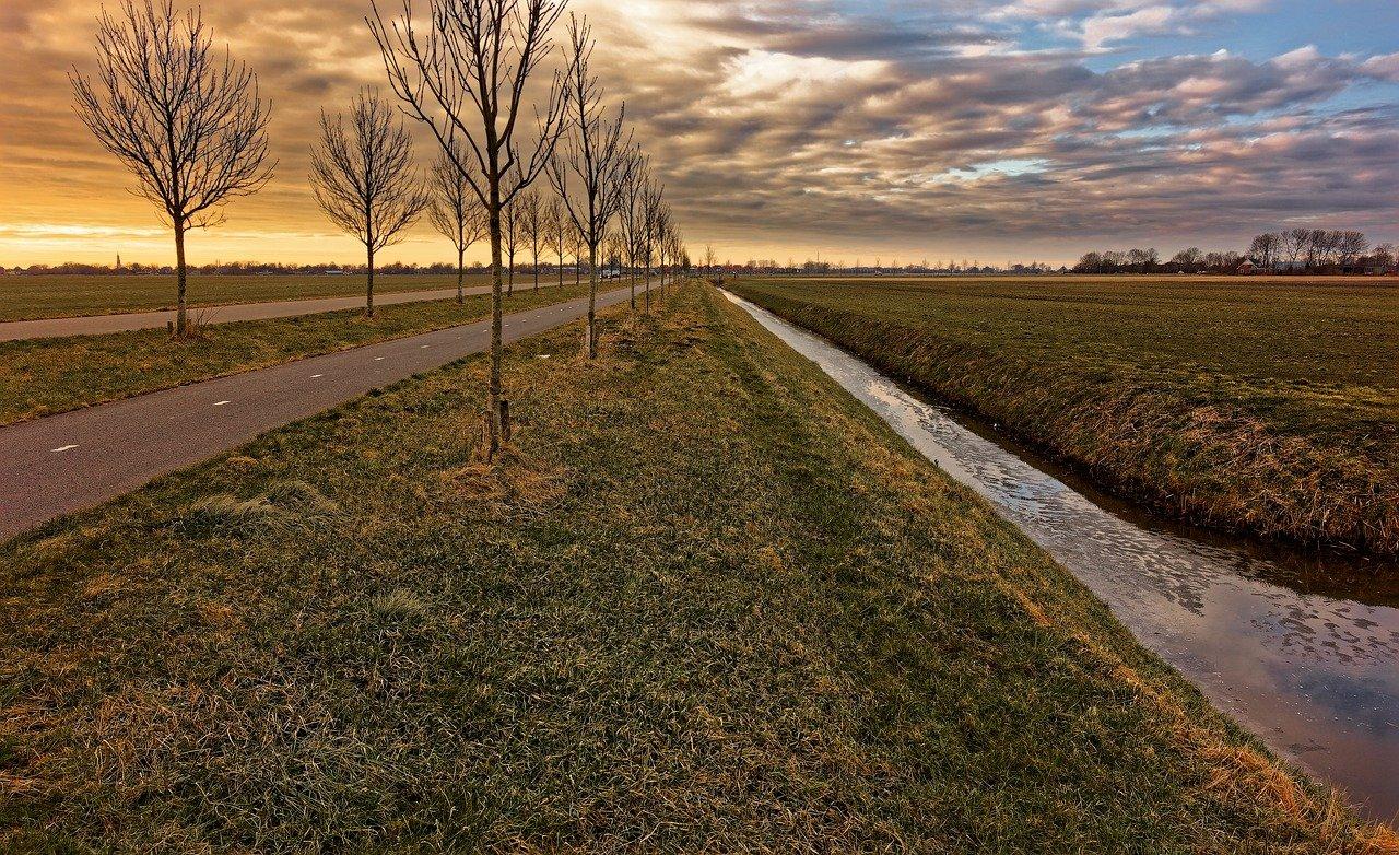 Własność rowu melioracyjnego a niezgodność z mapami geodezyjnymi