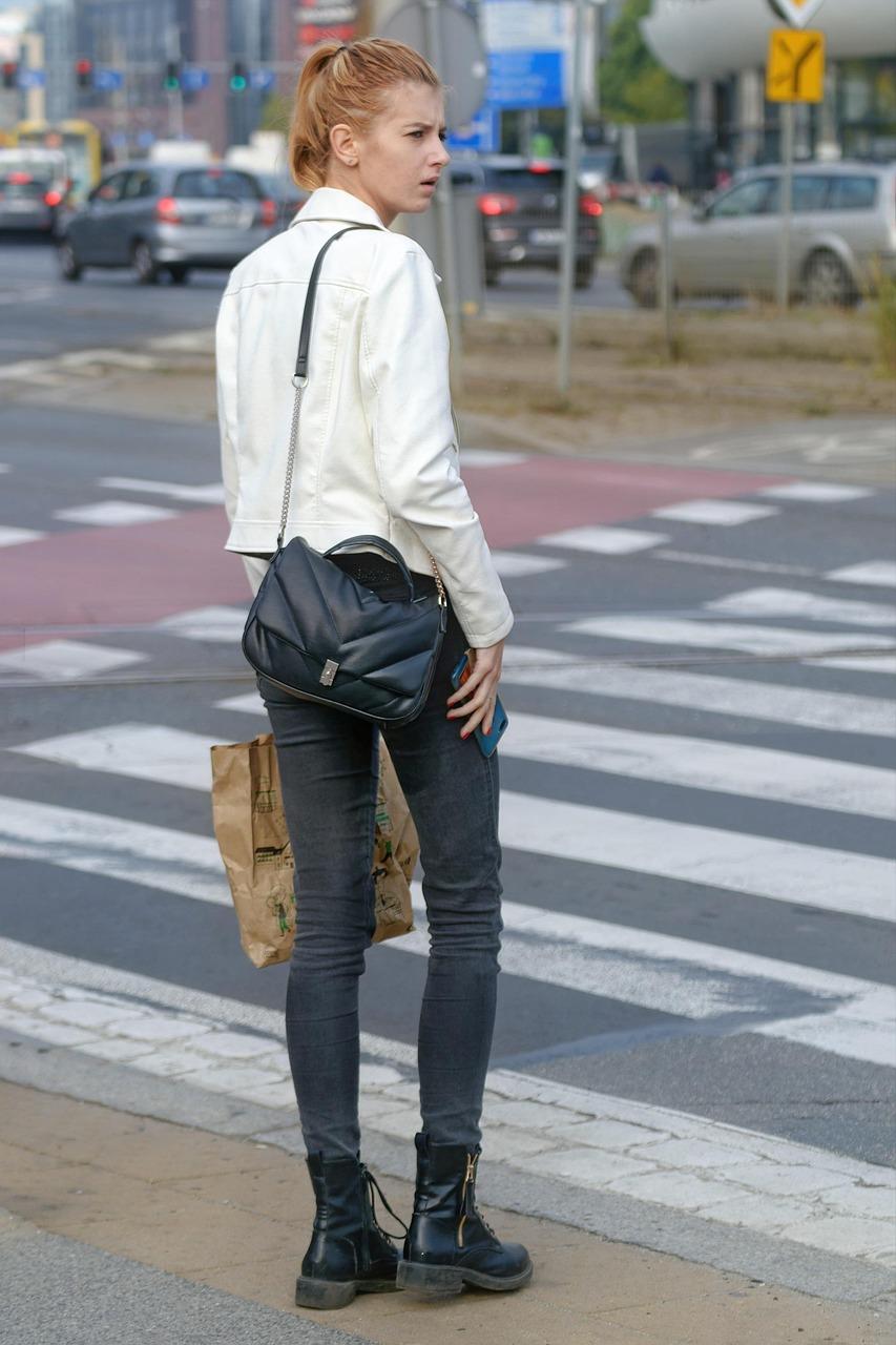 Skutki prawne lekkiego potrącenia pieszego i co warto wiedzieć